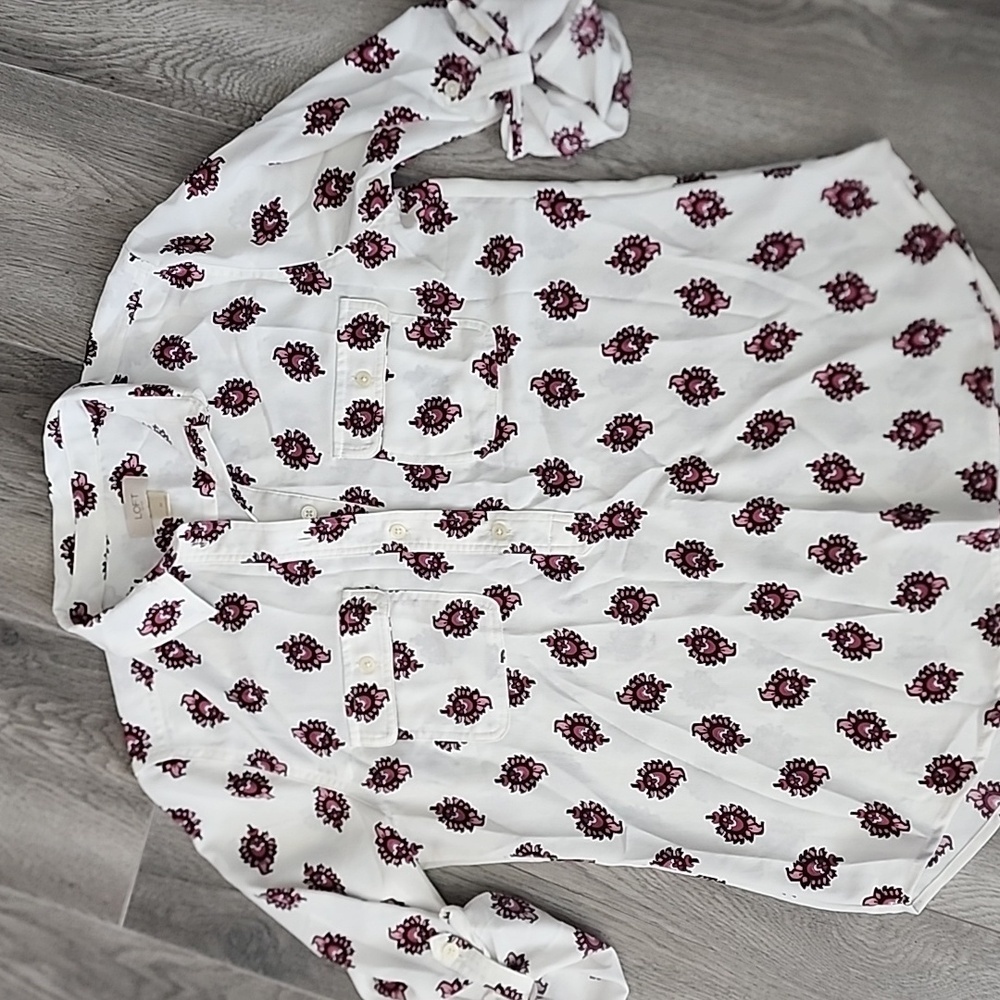 LOFT Cream with Floral Design sz MED Blouse